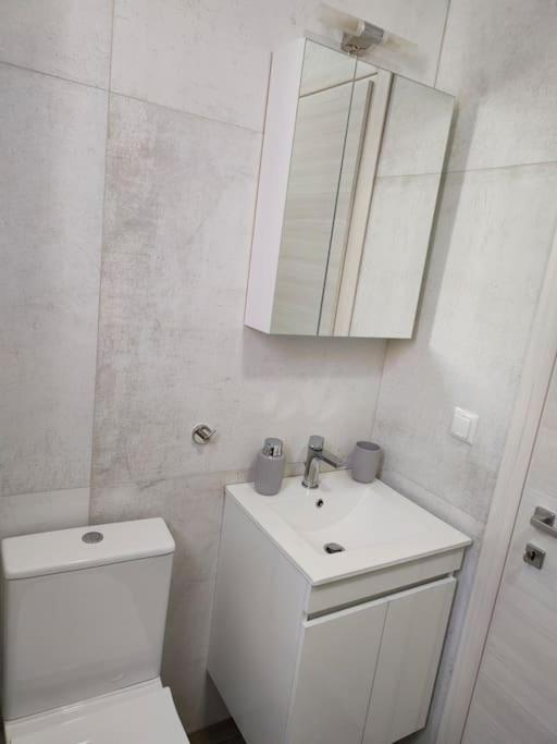 Poolview Apartment Ofrínion 외부 사진
