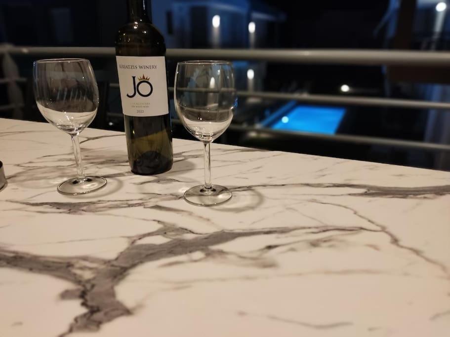 Poolview Apartment Ofrínion 외부 사진